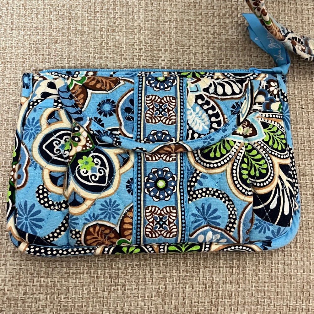 Vera Bradley shoulder purse&belt bag. Some wear bottom, straps good, 14x9x3.5”⬇️ - Picture 15 of 17